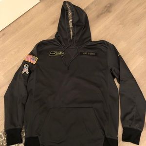 Mens Nike Seahawks pull over. size Large